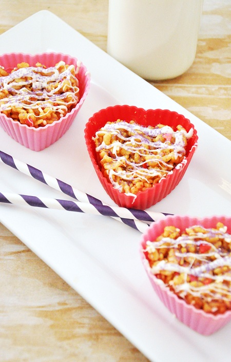 Valentines_Day_Crispy_Rice_Peanut_Butter_Treats_White_Chocolate_Drizzle_Recipe_1