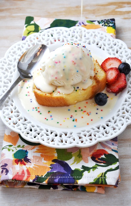 Grilled Pound Cake with Bourbon Cream Sauce Recipe | Savor The Thyme