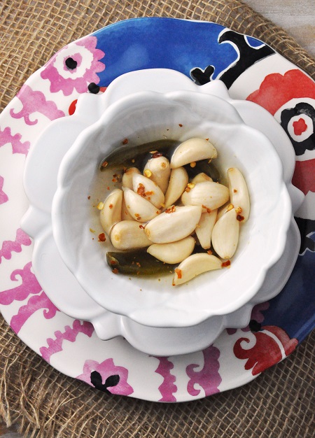 Spicy Pickled & Marinated Garlic Cloves Recipe