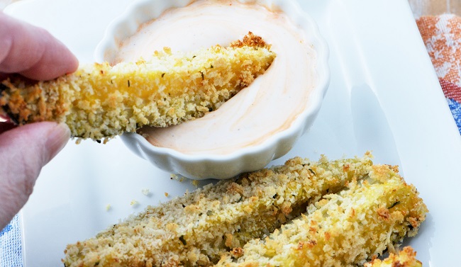 Spicy Baked ‘Fried’ Pickles with Sriracha Ranch Dip