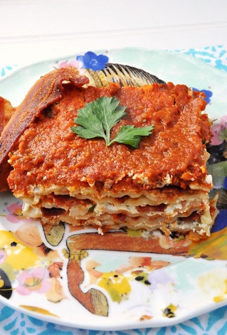 Bacon Lasagna with Homemade Roasted Carrot Marinara Sauce Recipe is a twist on the classic lasagna but with an even more nutritional marinara.