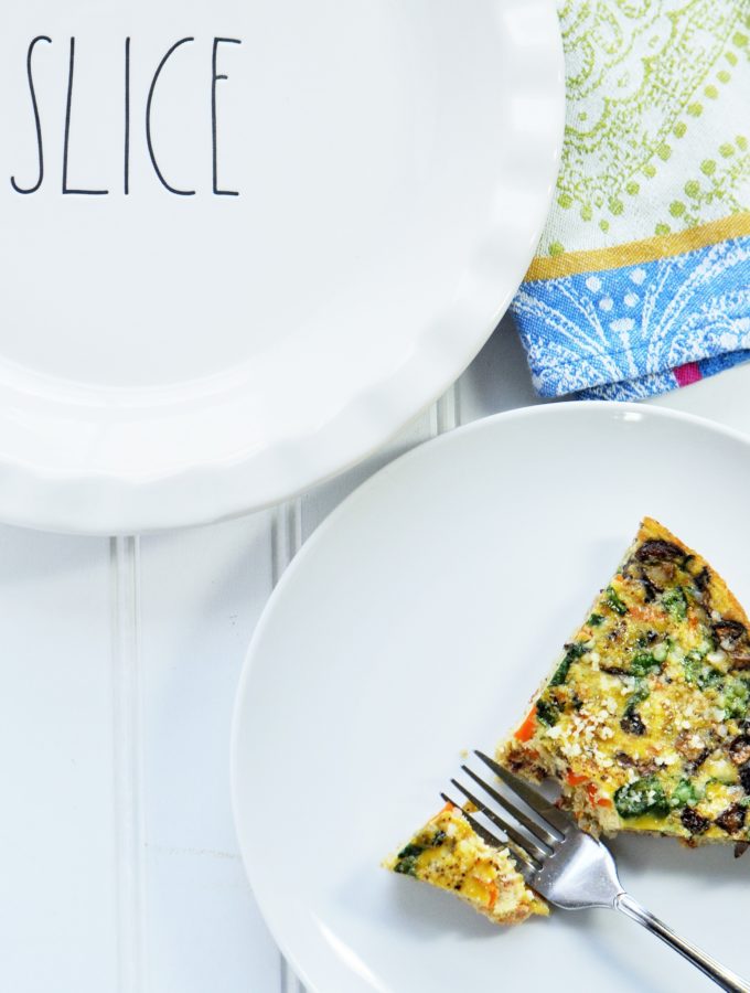 Crustless Quinoa, Kale, Spinach and Feta Quiche is a gluten free meal that is chock full of vegetables that you can enjoy for breakfast, brunch or for entertaining.
