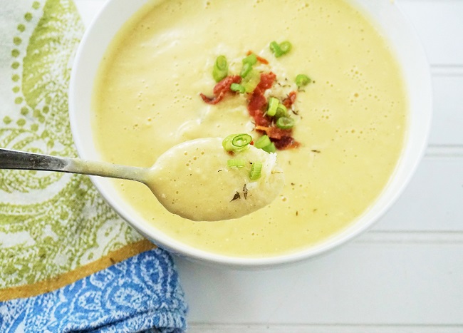 Loaded_Baked_Potato-Style_Herbed_Cauliflower_Turmeric_Soup_Recipe