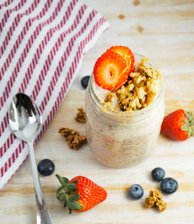 Banana Cream Pie Mason Jar Overnight Oats | Savor The Thyme